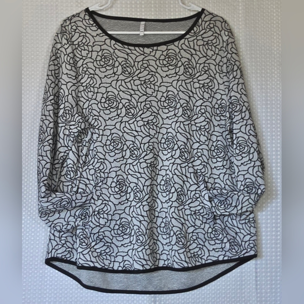 Black White Floral Top XL Pockets Long Sleeve Casual Chic - Picture 7 of 11